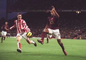 Images Dated 8th November 2005: Thierry Henry (Arsenal) Dean Whitehead (Sunderland). Arsenal 3: 1 Sunderland