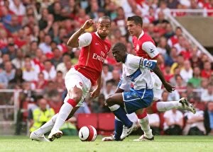 Images Dated 9th September 2006: Thierry Henry (Arsenal) George Boateng (M Boro)