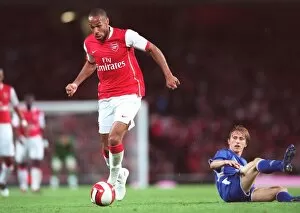 Arsenal v Dinamo Zagreb Collection: Thierry Henry (Arsenal) Luka Modric (Dinamo)