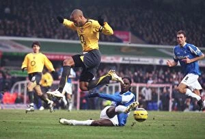 Birmingham City v Arsenal 2005-6 Collection: Thierry Henry (Arsenal) Mario Melchiot (Birmingham City)