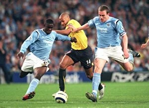 Images Dated 5th May 2006: Thierry Henry (Arsenal) Micah Richards and Richard Dunne (Man City)