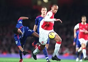 Images Dated 22nd January 2007: Thierry Henry (Arsenal) Patrice Evra (Man Utd)