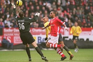 Charlton Ath v Arsenal 2005-6 Collection: Thierry Henry (Arsenal) Thomas Myhre and Jonathan Fortune (Charlton)