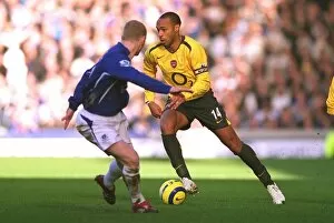 Images Dated 27th January 2006: Thierry Henry (Arsenal) Tony Hibbert (Everton)