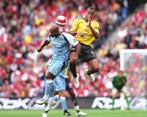 Manchester City v Arsenal 2006-7 Collection: Thierry Henry (Arsenal) Trevor Sinclair (Man City)