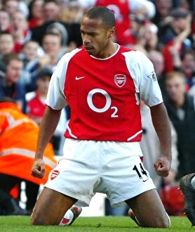 Editor's Picks: Thierry Henry breaks through the Tottenham defence on his way to scoring the 1st Arsenal goal