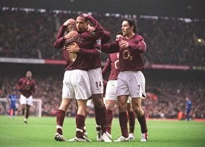 Arsenal v Middlesbrough 2005-6 Gallery: Thierry Henry celebrates scoring Arsenals 1st goal with Freddie Ljungberg