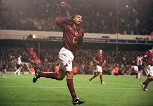 Henry Thierry Collection: Thierry Henry celebrates scoring Arsenals 4th goal from the penalty spot
