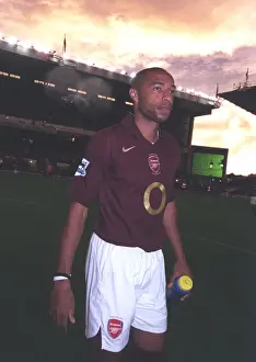 Thierry Henry in Focus: Arsenal's Dominance Over Fulham in 2005 (Arsenal 4-1)