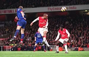Images Dated 21st January 2007: Thierry Henry scores Arsenals 2nd goal