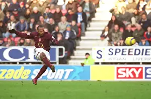 Thierry Henry scores Arsenals 3rd goal (his 2nd) from a free kick