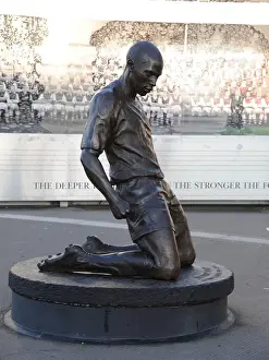 Thierry Henry Statue at Emirates Stadium - Arsenal v Everton, Premier League (2011-12)