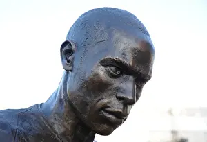Thierry Henry Statue at Emirates Stadium: Arsenal vs Everton (2011-12)