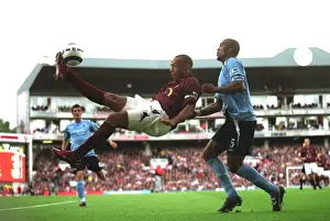 Thierry Henry vs. Sylvain Distin: Arsenal's 1-0 Victory Over Manchester City in the FA Premier League, October 2005