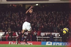 Arsenal v Sunderland 2005-6 Collection: Thierry Henrycelebrates scoring Arsenals 3rd goal his 2nd