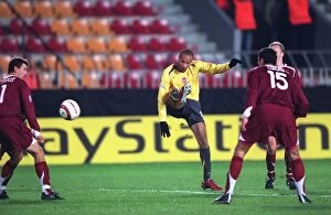 Sparta Prague v Arsenal Collection: Thierry Henrys 1st goal of the match