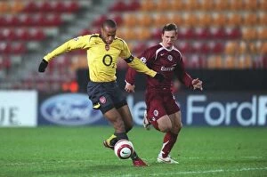 Sparta Prague v Arsenal Collection: Thierry Henrys 2nd goal of the match