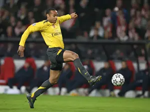 Thierry Henry's Champion Moment: Arsenal's Winning Goal in UEFA Champions League vs. PSV Eindhoven (2007)