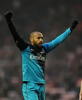 Thierry Henry's Euphoric Victory: Arsenal's Triumph Over Sunderland in the Premier League (11/2/12)