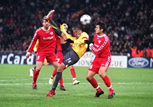 Thierry Henry's Goal Secures Arsenal's Victory Over FC Thun in UEFA Champions League Group Stage