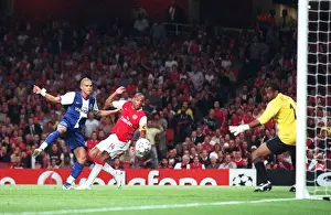 Thierry Henry's Historic First Goal: Arsenal's 2-0 UEFA Champions League Victory over Porto (2006)