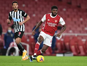 Thomas Partey in Action: Arsenal vs. Newcastle United (Premier League 2021) - Emirates Stadium