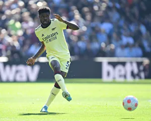 Thomas Partey in Action: Arsenal vs. Aston Villa, Premier League 2021-22