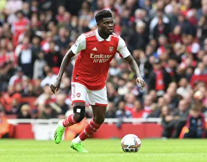 Thomas Partey in Action: Arsenal vs. Tottenham Rivalry Clash, Premier League 2022-23