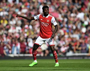 Thomas Partey in Action: Arsenal vs. Tottenham Rivalry, Premier League 2022-23 - Emirates Stadium