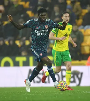 Thomas Partey's Midfield Masterclass: Arsenal's Dominant Performance Against Norwich City, Premier League 2021-22