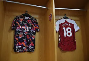 Thomas Partey's Pre-Match Routine: A Lone Warrior at Empty Arsenal Stadium (Arsenal vs Manchester United, 2021)