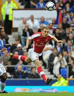 Everton v Arsenal 2009-10 Collection: Thomas Vermaelen (Arsenal)