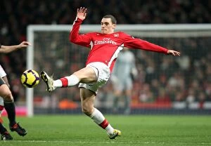 Images Dated 10th February 2010: Thomas Vermaelen (Arsenal). Arsenal 1: 0 Liverpool. Barclays Premier League