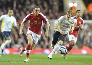Tottenham Hotspur v Arsenal 2009-10 Collection: Thomas Vermaelen (Arsenal) Roman Pavlyuchenko (Tottenham). Tottenham Hotspur 2: 1 Arsenal