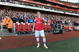 Images Dated 4th May 2014: Thomas Vermaelen: Arsenal's Defensive Determination in Arsenal v West Bromwich Albion (2013-14)