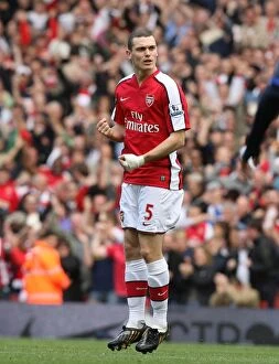 Images Dated 4th October 2009: Thomas Vermaelen celebrates scoring the 1st Arsenal goal