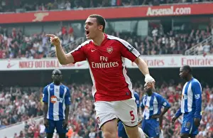 Thomas Vermaelen celebrates scoring his and Arsenals 1st goal