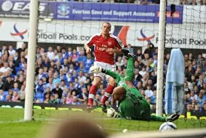 Thomas Vermaelen heads past Everton goalkeeper Tim