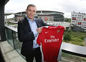 Thomas Vermaelen Joins Arsenal at Emirates Stadium (June 2009)