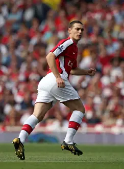 Thomas Vermaelen's Dominant Debut: Arsenal's 4-1 Victory Over Portsmouth in Premier League Opener