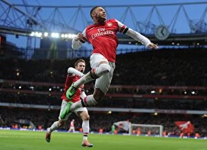 Crystal Palace Collection: Thrilling Goal: Oxlade-Chamberlain Scores for Arsenal Against Crystal Palace, Premier League 2013-14