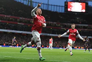 Thrilling Moment: Oxlade-Chamberlain Scores Stunner for Arsenal vs Crystal Palace, Premier League 2013-14
