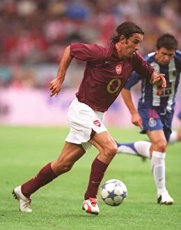 Robert Pires Collection: Thrilling Victory: Robert Pires Scores the Winning Goal for Arsenal at Amsterdam Tournament, 2005