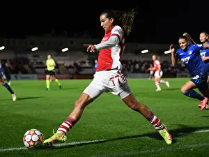 Tobin Heath in Action: Arsenal Women's Champions League Clash against 1899 Hoffenheim
