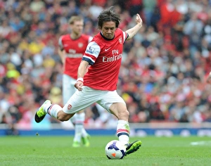 Tomas Rosicky: In Action for Arsenal vs. Aston Villa (2013-14 Premier League)