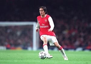Images Dated 2nd November 2006: Tomas Rosicky in Action: Arsenal vs CSKA Moscow, UEFA Champions League, Emirates Stadium, 2006