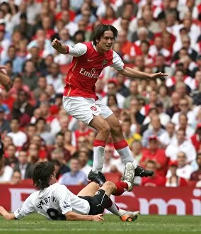 Images Dated 13th August 2007: Tomas Rosicky (Arsenal) Alexy Smertin (Fulham)