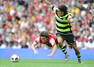 Tomas Rosicky (Arsenal) Efrai Juarez (Celtic). Arsenal 3:2 Celtic. Emirates Cup Tomas Rosicky (Arsenal) Efrai Juarez (Celtic). Arsenal 3:2 Celtic. Emirates Cup