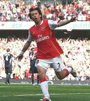 Images Dated 16th April 2007: Tomas Rosicky celebrates scoring the 1st Arsenal goal