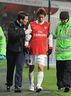 Tomas Rosicky is treated by Arsenla doctor Gary O Driscoll. Arsenal 5: 0 Leyton Orient